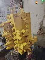 Komatsu PC200-8 dispensing valve