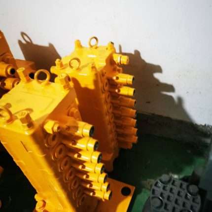 Komatsu PC120-6 dispensing valve