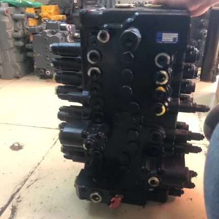 Kobelco SK75-8 distribution valve