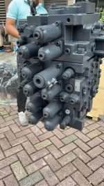 XCMG 470 distribution valve