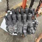 Volvo EC200 distribution valve