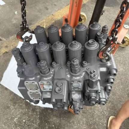 Volvo EC200 distribution valve