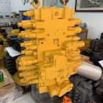 Komatsu PC400-7 dispensing valve