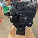 komatsu PC300-8 engine