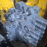 Hitachi ZAX120 distribution valve