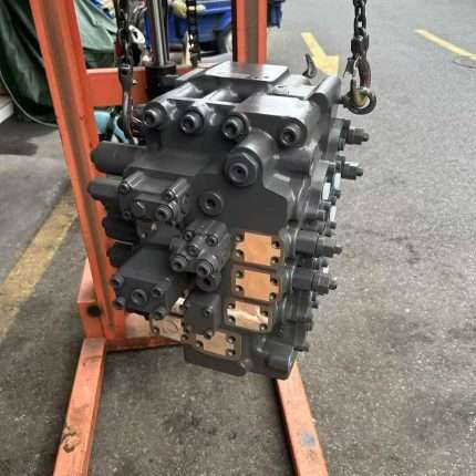 Volvo EC200 distribution valve