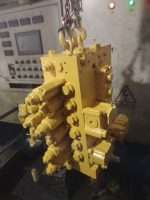 Komatsu PC200-8 dispensing valve