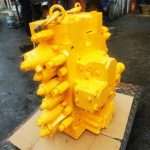 Komatsu PC200-7 dispensing valve